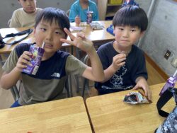 おやつ～チョコまみれ&グレープジュース～