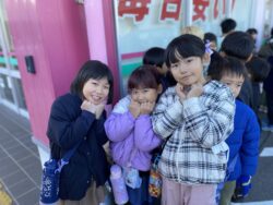 コスモスにおやつ買いに